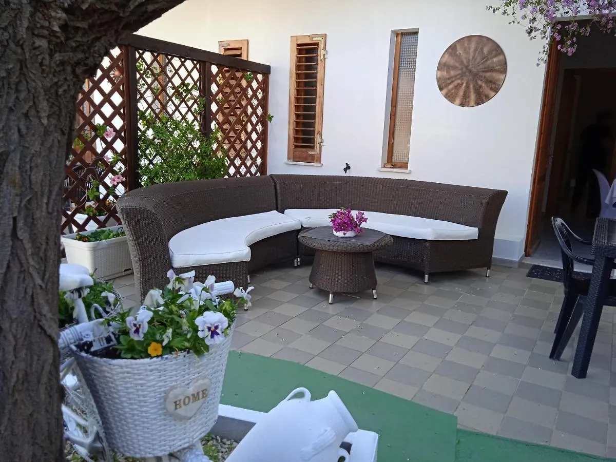 Guest House Oleandro Santa Maria Navarrese