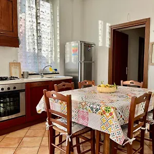 casa-fiori-di-arancio-giardino-privato-a-200-metri.hotelitalianriviera.com/